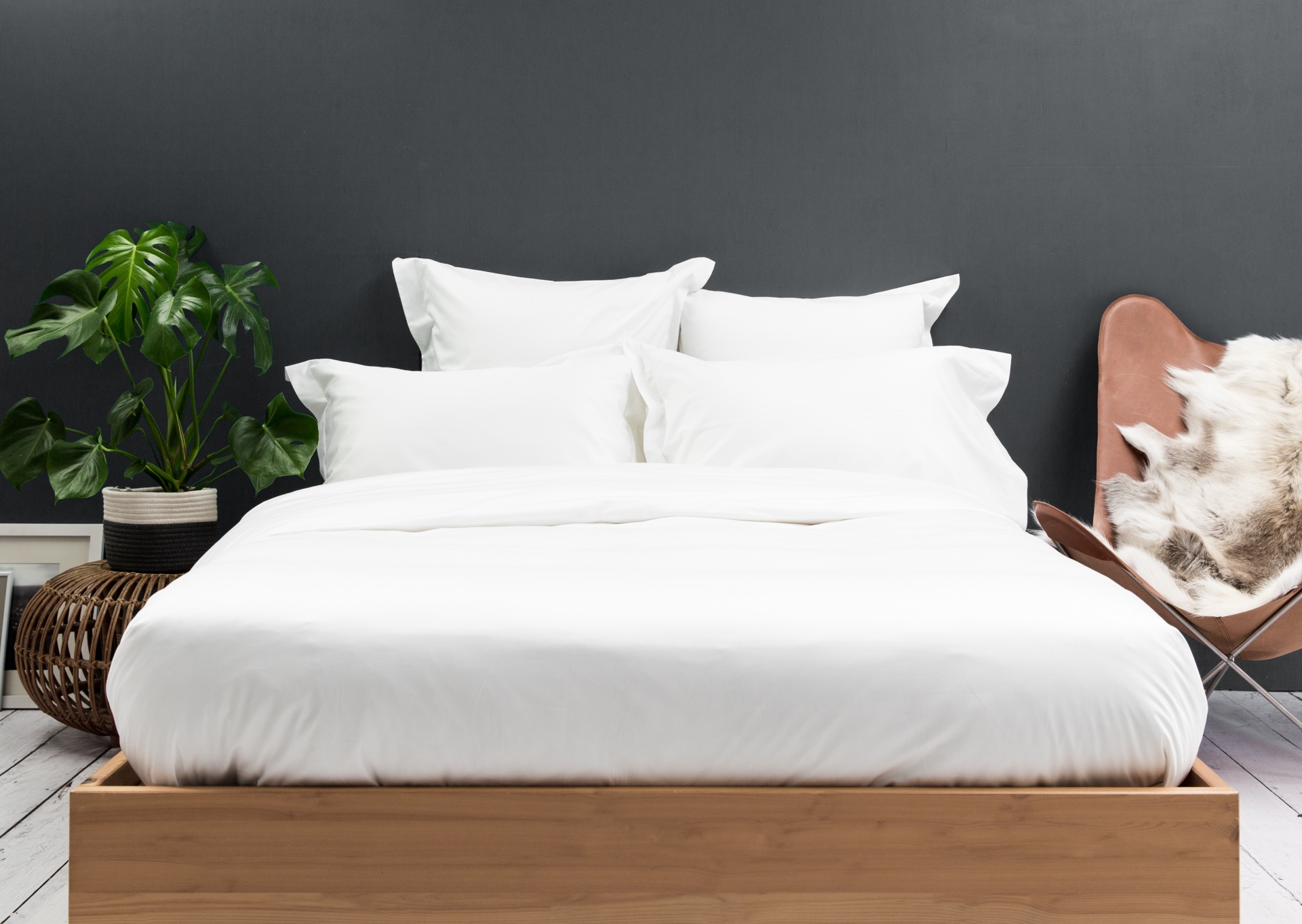 Klassische weiße Hotel-Bettwäsche aus reiner Baumwolle