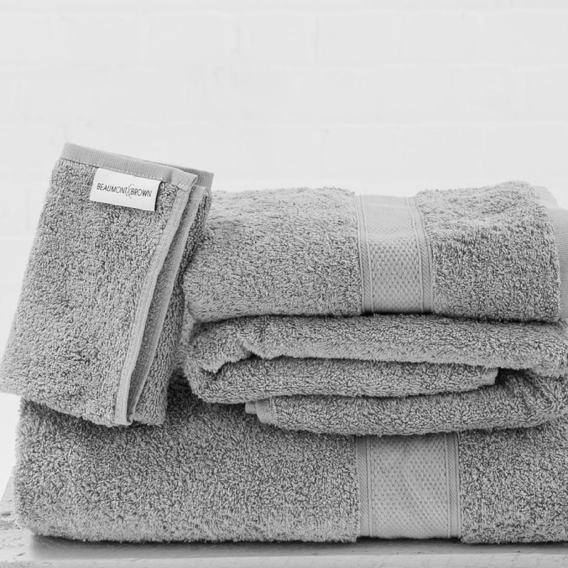 Graue Handtücher verschiedene Größen aus reiner Baumwollein 5-Sterne-Hotelqualität